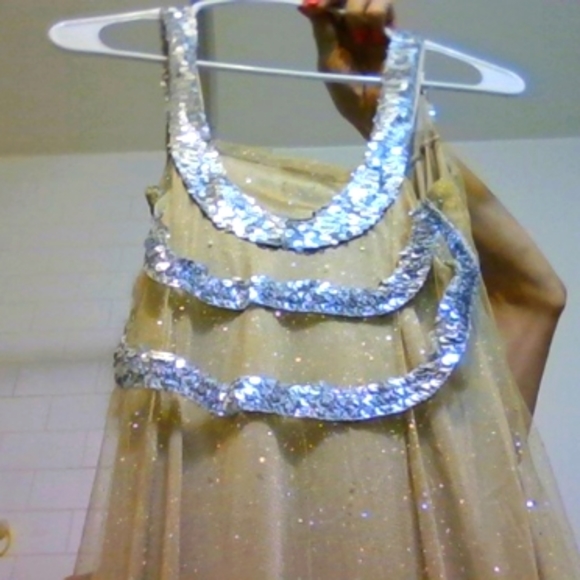 Beutiful Full Lenghth Gown - Picture 1 of 8